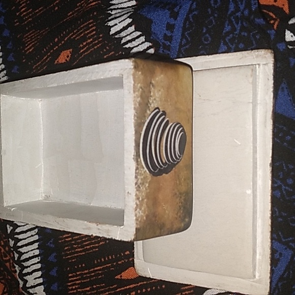 Amazing Soapstone Box - Picture 4 of 8